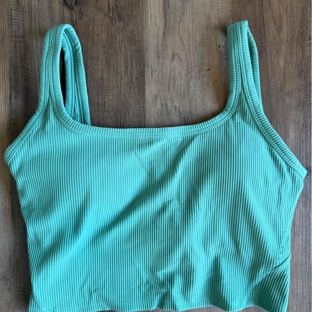 Women's Sports Bra Workout Crop Top Ribbed Padded Tank size Medium
